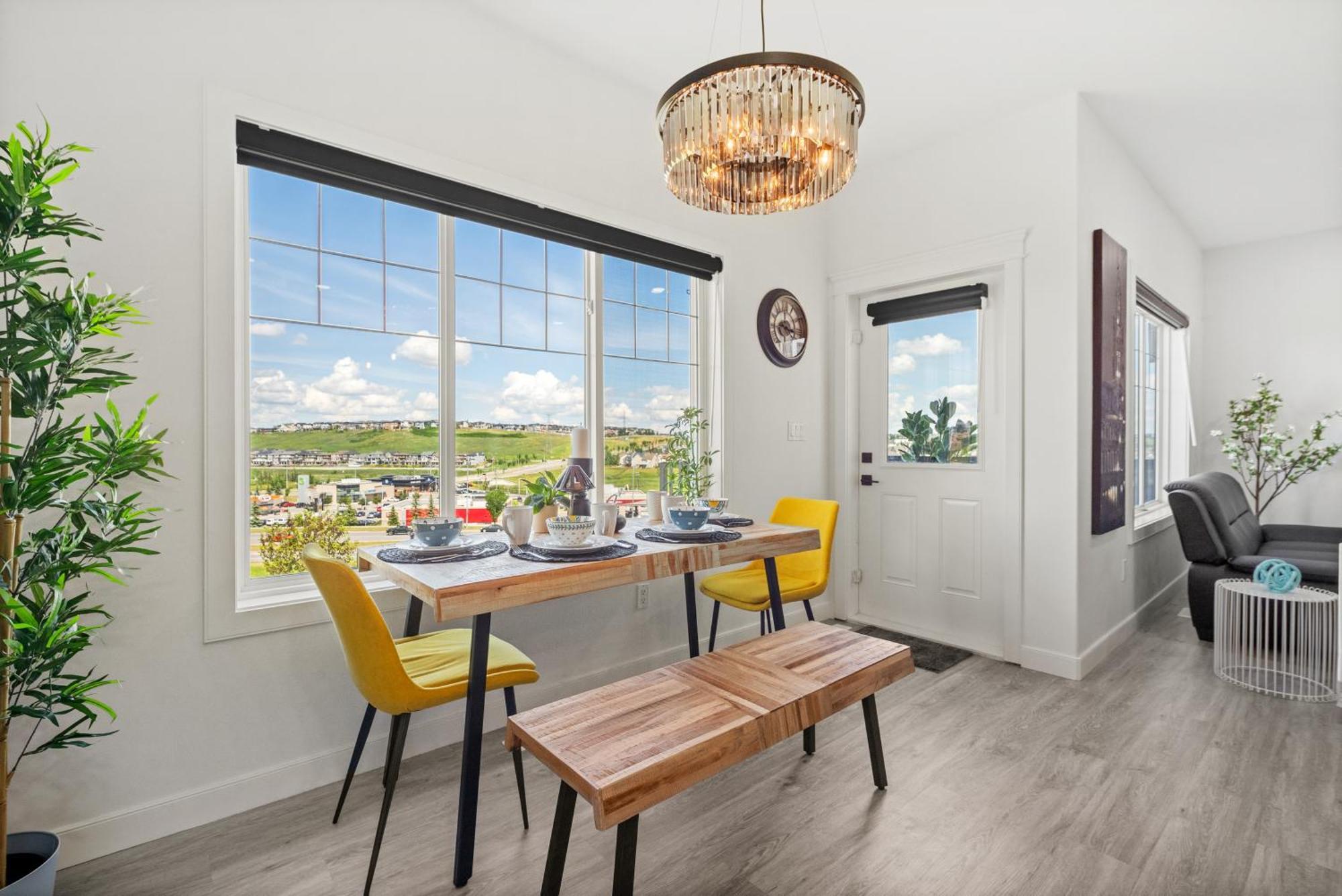 Luxury Lakeview Home - 2500Sqft Of Private Space With 5 Beds, 4 Bath, 2 Living Rooms, Kitchen, Ac, Jacuzzi, 18-Min To Airport, 20-Min To Downtown, 80-Min To Banff YYC Dış mekan fotoğraf