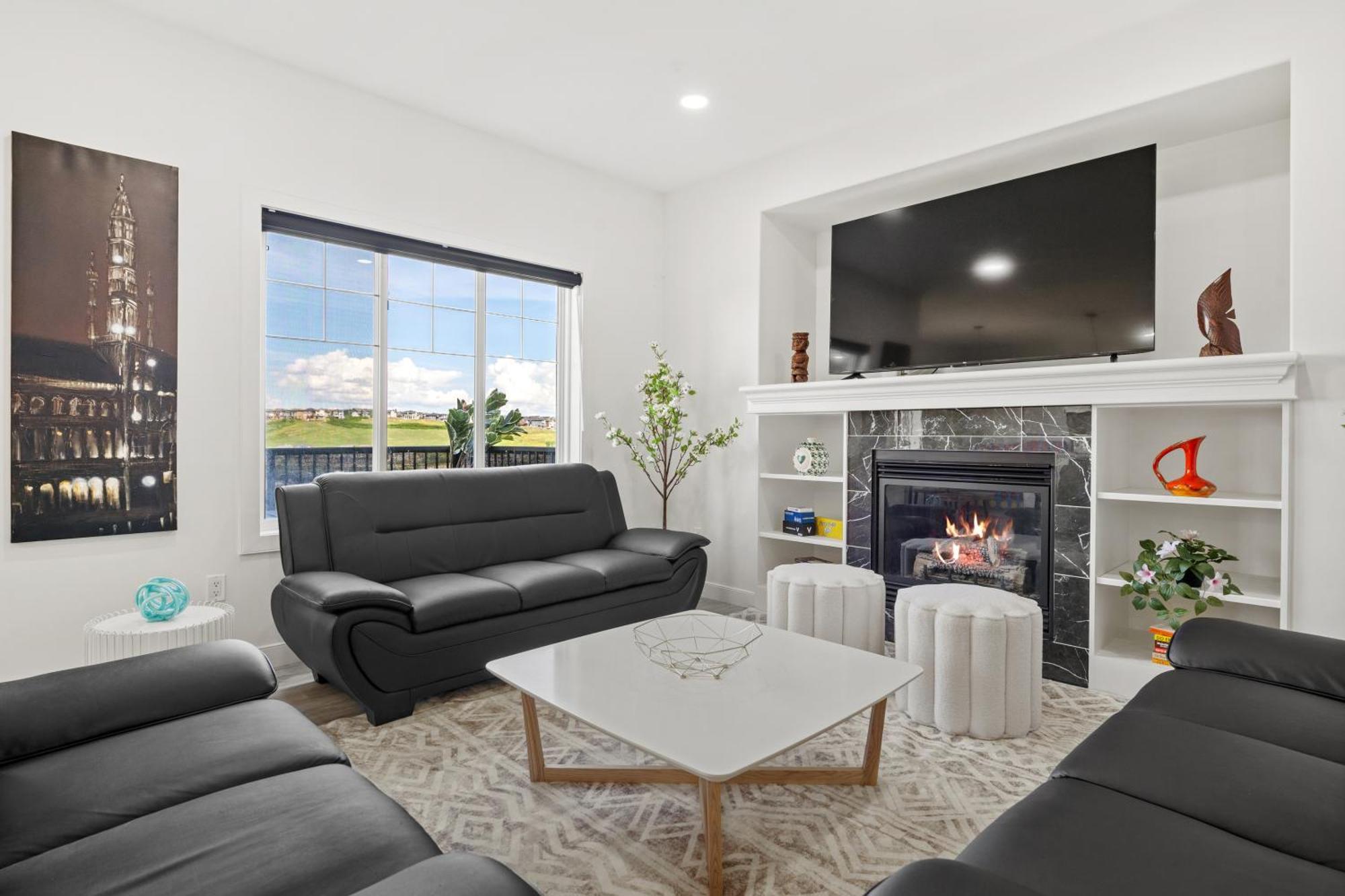 Luxury Lakeview Home - 2500Sqft Of Private Space With 5 Beds, 4 Bath, 2 Living Rooms, Kitchen, Ac, Jacuzzi, 18-Min To Airport, 20-Min To Downtown, 80-Min To Banff YYC Dış mekan fotoğraf